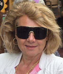 Regina Wagner - German & Russian Speaking Realtor serving Washington State, including Seattle, Bellevue, Redmond, Issaquah, Sammamish, Kirkland, Bothell, and many more!